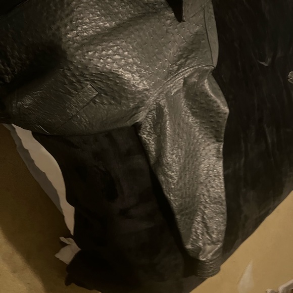 Bernini Beverly Hills Ostrich Jacket Black and Ostrick Belt - Picture 4 of 10